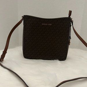 MICHAEL KORS Jet Set Travel Large Logo Messenger Bag